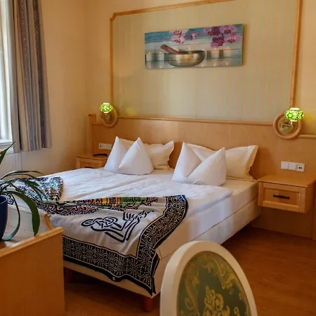 Villa-miramar Hotel 3*